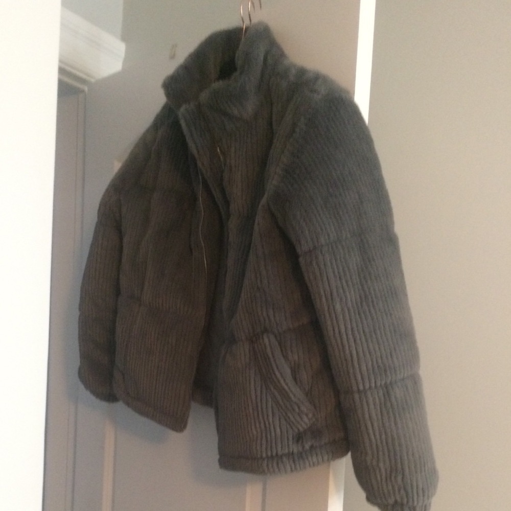 New with tag ribbed faux fur buffer - Picture 16 of 16
